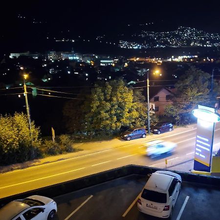 Ferienwohnung Sleep And Drive White Sarajevo Exterior foto