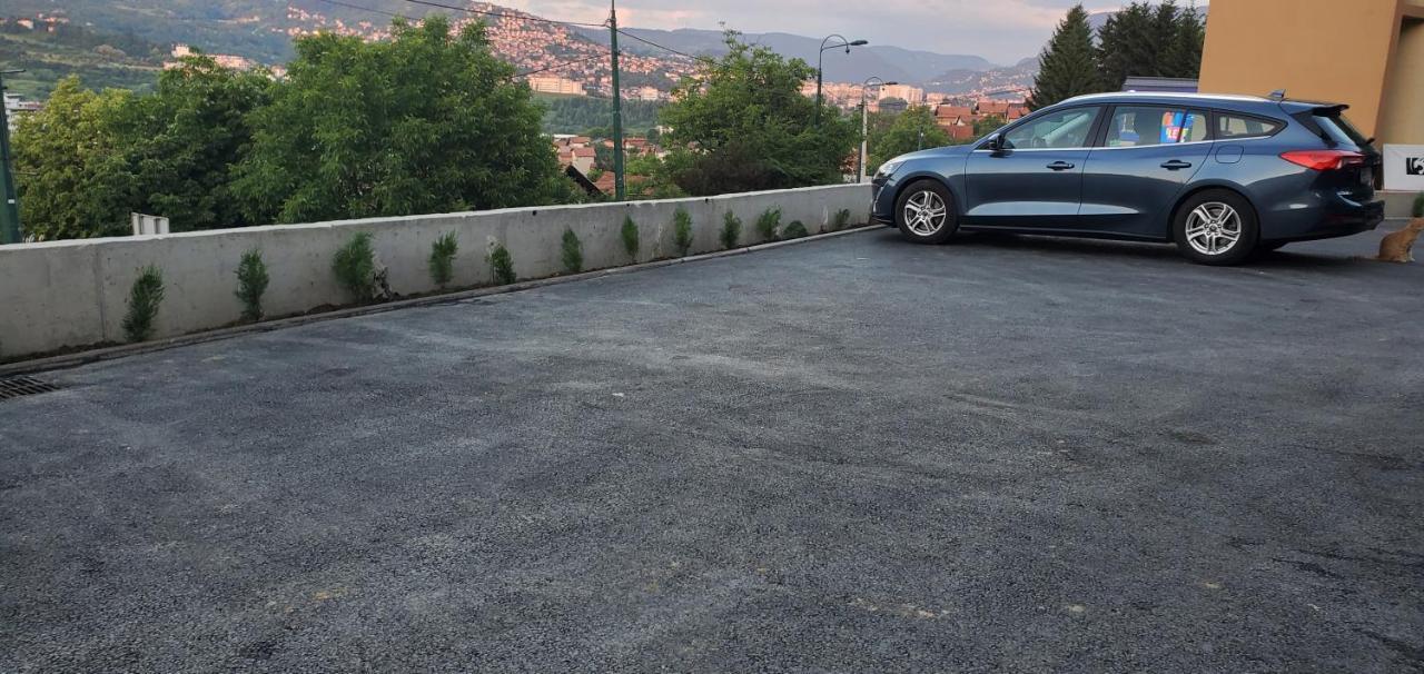 Ferienwohnung Sleep And Drive White Sarajevo Exterior foto