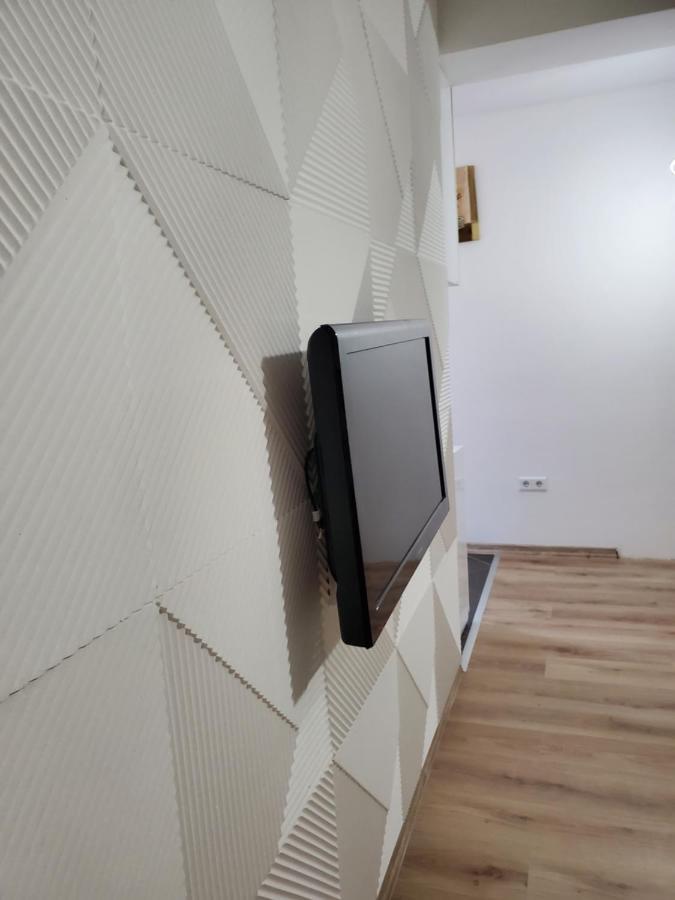 Ferienwohnung Sleep And Drive White Sarajevo Exterior foto